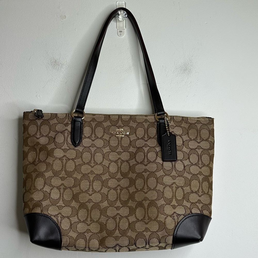 Coach Women’s Signature Zip Top Tope Bag